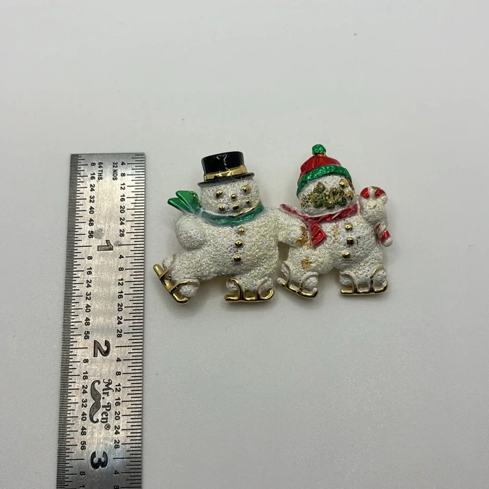 Vintage Snowmen Pin Brooch Ice‎ Skating Top Hat Scarf Candy Cane